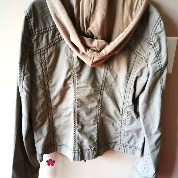 New Esprit jacket - Picture 2 of 7